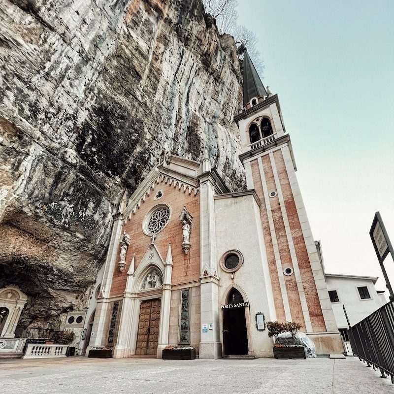 santuario-della-madonna-garda santuario-della-madonna-garda